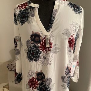 Brand new Daniel Rain top never worn size medium